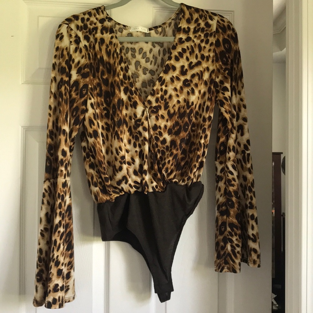 Leopard bodysuit with flare sleeves